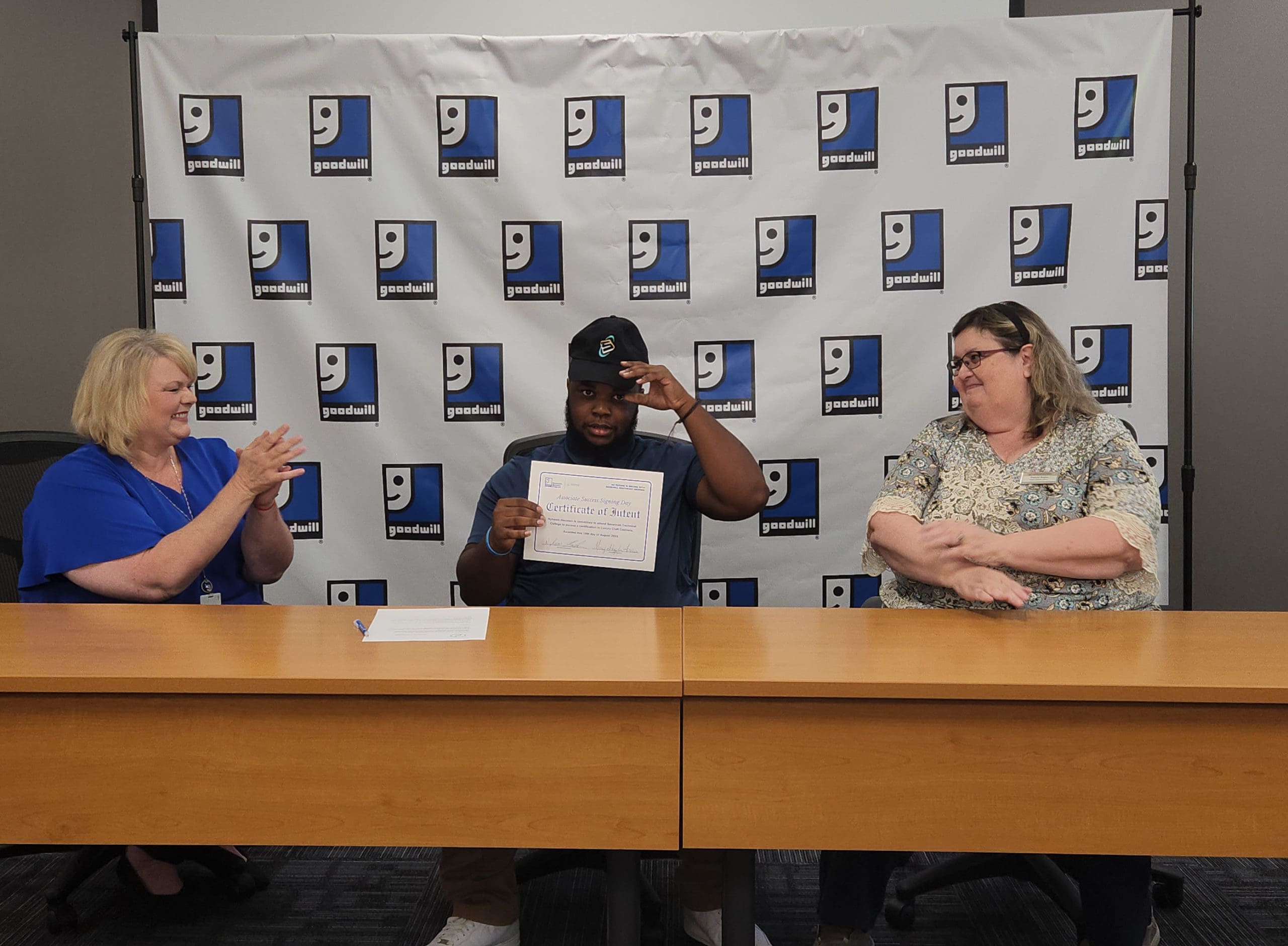 Nyheem Houston reveals his school decision.
