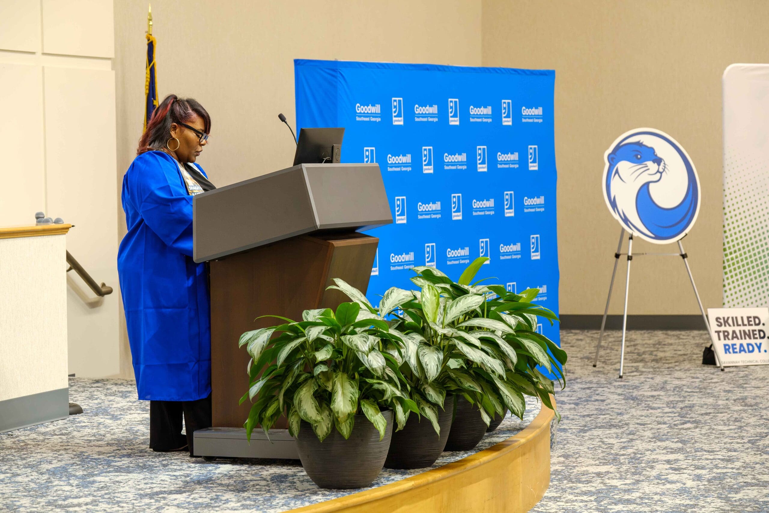 Shanaya Haywood addresses fellow graduates.
